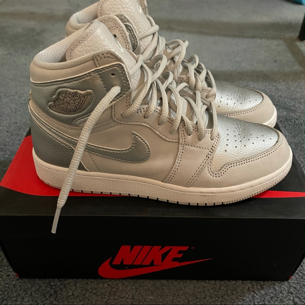 Air Jordan 1 Retro High CO Japan Neutral Grey